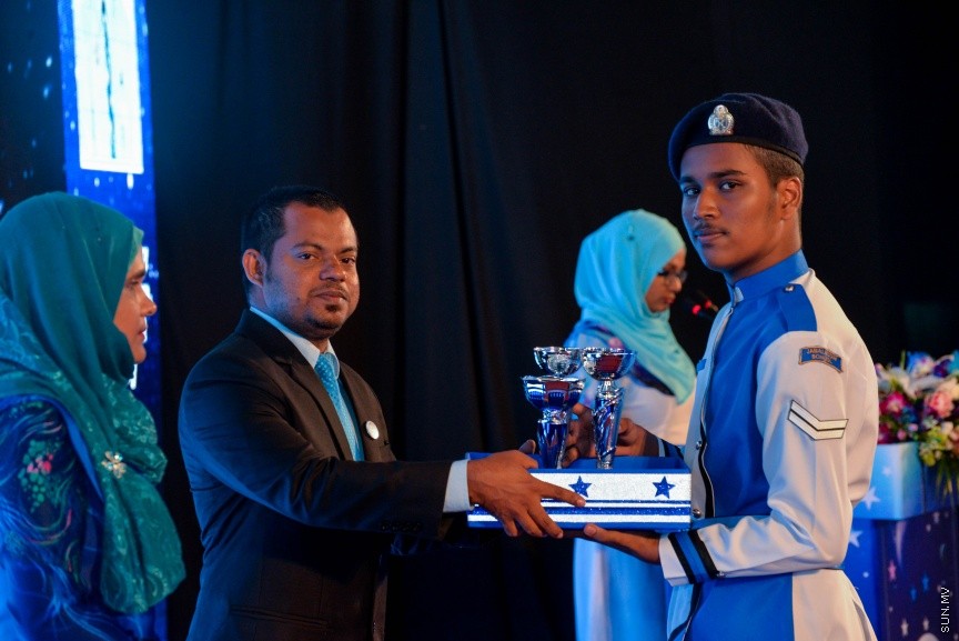 25 ސެޕްޓެމްބަރ 2016: ޖަމާލުއްދިީން ސްކޫލްގެ 2015ވަނަ އަހަރުގެ އަހަރީ އިނާމް ދިނުމުގެ ރަސްމިއްޔާތުގެ ތެރެއިން -- ސަން ފޮޓޯ/ މުހައްމަދު އަފްރާހް