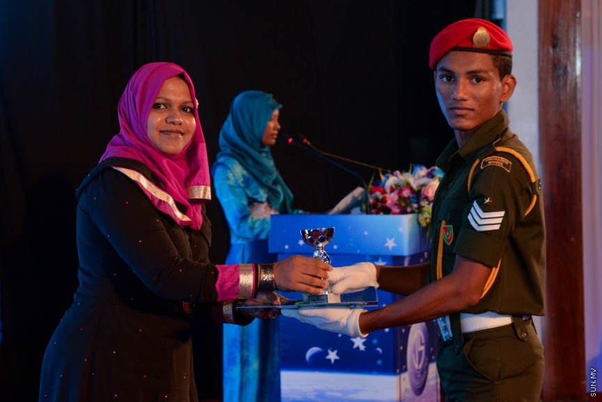 25 ސެޕްޓެމްބަރ 2016: ޖަމާލުއްދިީން ސްކޫލްގެ 2015ވަނަ އަހަރުގެ އަހަރީ އިނާމް ދިނުމުގެ ރަސްމިއްޔާތުގެ ތެރެއިން -- ސަން ފޮޓޯ/ މުހައްމަދު އަފްރާހް