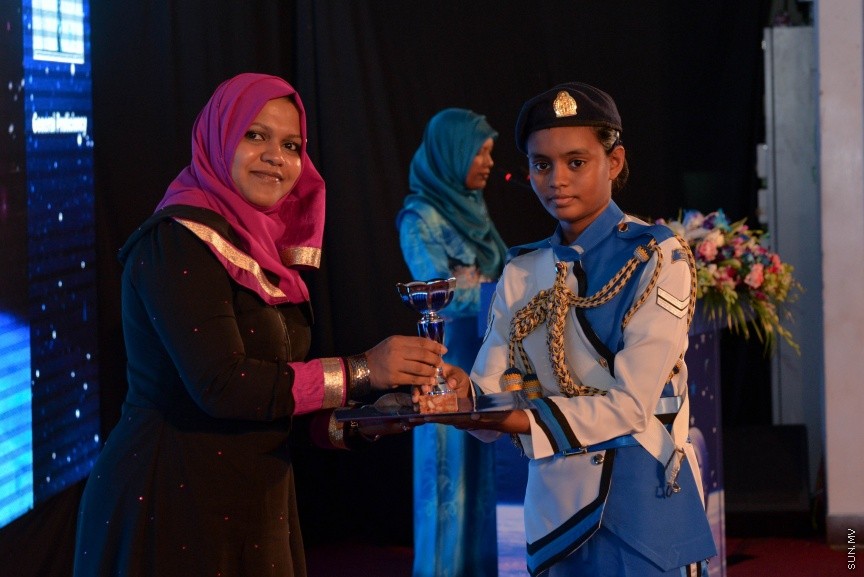 25 ސެޕްޓެމްބަރ 2016: ޖަމާލުއްދިީން ސްކޫލްގެ 2015ވަނަ އަހަރުގެ އަހަރީ އިނާމް ދިނުމުގެ ރަސްމިއްޔާތުގެ ތެރެއިން -- ސަން ފޮޓޯ/ މުހައްމަދު އަފްރާހް