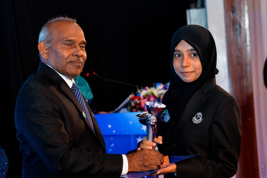25 ސެޕްޓެމްބަރ 2016: ޖަމާލުއްދިީން ސްކޫލްގެ 2015ވަނަ އަހަރުގެ އަހަރީ އިނާމް ދިނުމުގެ ރަސްމިއްޔާތުގެ ތެރެއިން -- ސަން ފޮޓޯ/ މުހައްމަދު އަފްރާހް