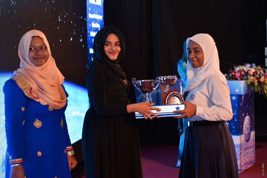 25 ސެޕްޓެމްބަރ 2016: ޖަމާލުއްދިީން ސްކޫލްގެ 2015ވަނަ އަހަރުގެ އަހަރީ އިނާމް ދިނުމުގެ ރަސްމިއްޔާތުގެ ތެރެއިން -- ސަން ފޮޓޯ/ މުހައްމަދު އަފްރާހް