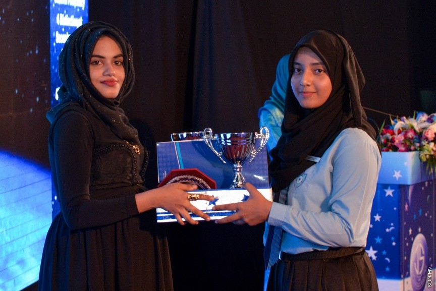 25 ސެޕްޓެމްބަރ 2016: ޖަމާލުއްދިީން ސްކޫލްގެ 2015ވަނަ އަހަރުގެ އަހަރީ އިނާމް ދިނުމުގެ ރަސްމިއްޔާތުގެ ތެރެއިން -- ސަން ފޮޓޯ/ މުހައްމަދު އަފްރާހް