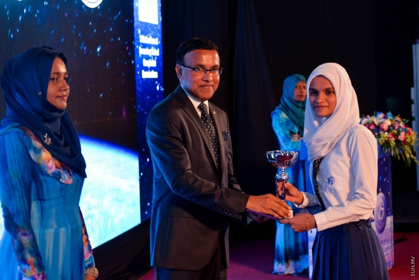 25 ސެޕްޓެމްބަރ 2016: ޖަމާލުއްދިީން ސްކޫލްގެ 2015ވަނަ އަހަރުގެ އަހަރީ އިނާމް ދިނުމުގެ ރަސްމިއްޔާތުގެ ތެރެއިން -- ސަން ފޮޓޯ/ މުހައްމަދު އަފްރާހް