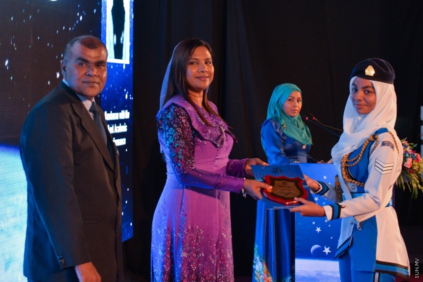 25 ސެޕްޓެމްބަރ 2016: ޖަމާލުއްދިީން ސްކޫލްގެ 2015ވަނަ އަހަރުގެ އަހަރީ އިނާމް ދިނުމުގެ ރަސްމިއްޔާތުގެ ތެރެއިން -- ސަން ފޮޓޯ/ މުހައްމަދު އަފްރާހް
