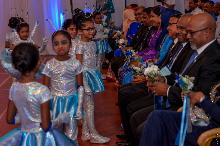 25 ސެޕްޓެމްބަރ 2016: ޖަމާލުއްދިީން ސްކޫލްގެ 2015ވަނަ އަހަރުގެ އަހަރީ އިނާމް ދިނުމުގެ ރަސްމިއްޔާތުގެ ތެރެއިން -- ސަން ފޮޓޯ/ މުހައްމަދު އަފްރާހް