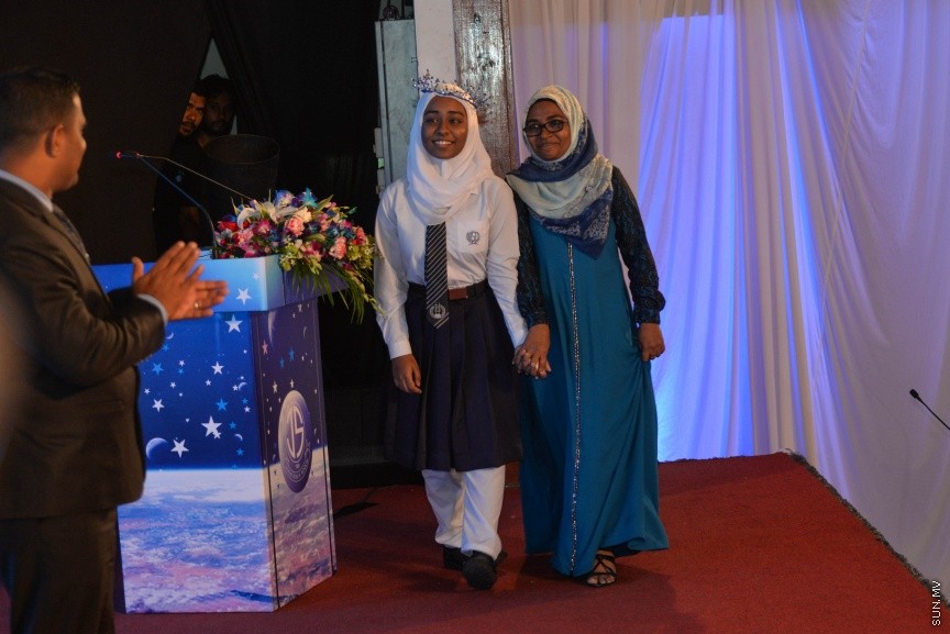 25 ސެޕްޓެމްބަރ 2016: ޖަމާލުއްދިީން ސްކޫލްގެ 2015ވަނަ އަހަރުގެ އަހަރީ އިނާމް ދިނުމުގެ ރަސްމިއްޔާތުގެ ތެރެއިން -- ސަން ފޮޓޯ/ މުހައްމަދު އަފްރާހް