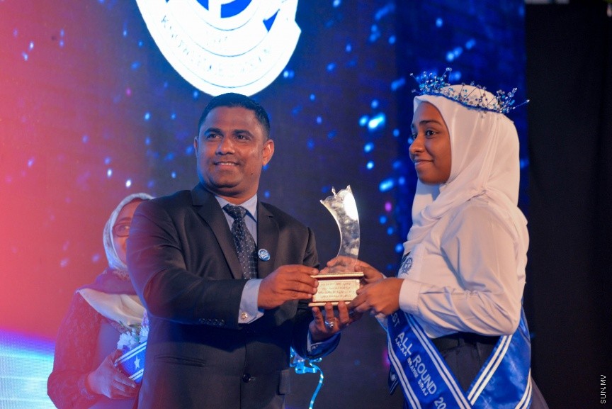 25 ސެޕްޓެމްބަރ 2016: ޖަމާލުއްދިީން ސްކޫލްގެ 2015ވަނަ އަހަރުގެ އަހަރީ އިނާމް ދިނުމުގެ ރަސްމިއްޔާތުގެ ތެރެއިން -- ސަން ފޮޓޯ/ މުހައްމަދު އަފްރާހް