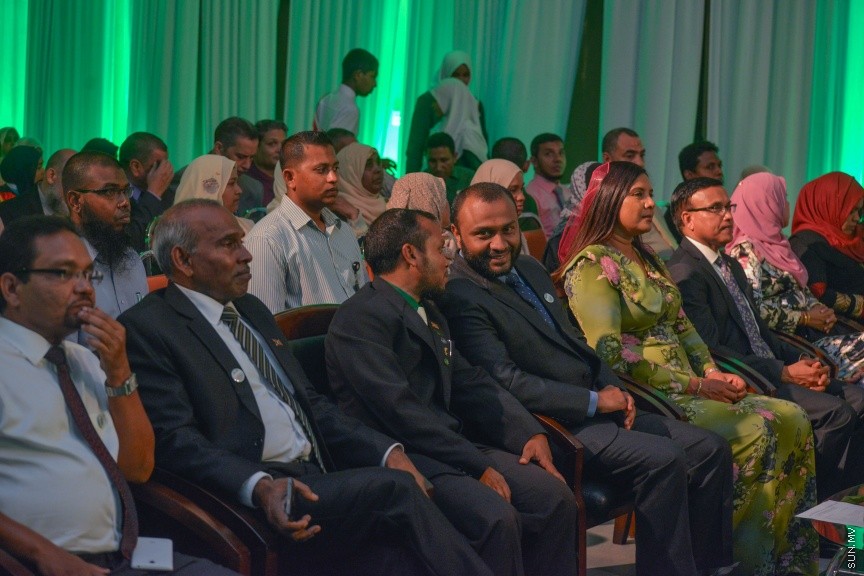 26 ސެޕްޓެމްބަރ 2016:އަރަބިއްޔާ ސުކޫލްގެ 2015ވަނަ އަހަރުގެ އަހަރީ އިނާމް ދިނުމުގެ ރަސްމިއްޔާތުގެ ތެރެއިން -- ސަން ފޮޓޯ/ މުހައްމަދު އަފްރާހް