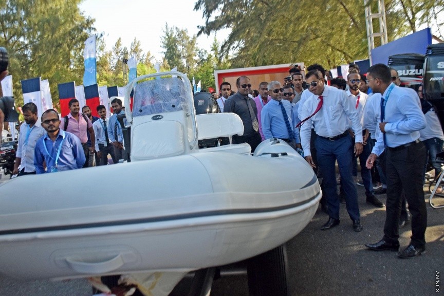 ސެޕްޓެމްބަރ 27، 2016: މޯލްޑިވްސް މެރިން އެކްސްޕޯ ހުޅުވުމަށް ހުޅުމާލޭގައި ބޭއްވި ހަފްލާގެ ތެރެއިން -- ސަން ފޮޓޯ/ ފަޔާޒު މޫސާ