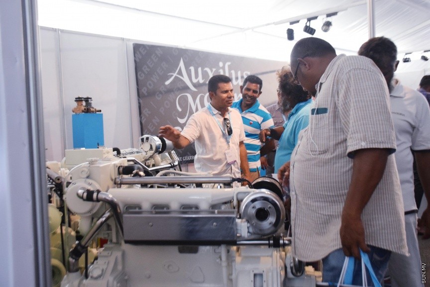 ސެޕްޓެމްބަރ 27، 2016: މޯލްޑިވްސް މެރިން އެކްސްޕޯ ހުޅުވުމަށް ހުޅުމާލޭގައި ބޭއްވި ހަފްލާގެ ތެރެއިން -- ސަން ފޮޓޯ/ ފަޔާޒު މޫސާ