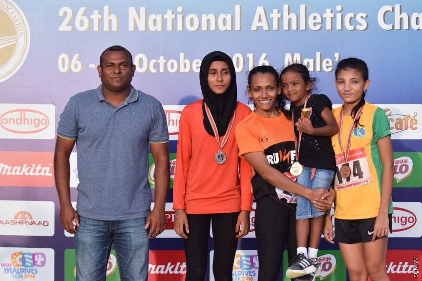އޮކްޓޯބަރ 8، 2016: ގައުމީ އެތުލެޓިކްސް މުބާރާތުގެ ނިންމުމުގެ ރަސްމިއްޔާތުގެ ތެރެއިން -- ސަން ފޮޓޯ/ ފަޔާޒު މޫސާ