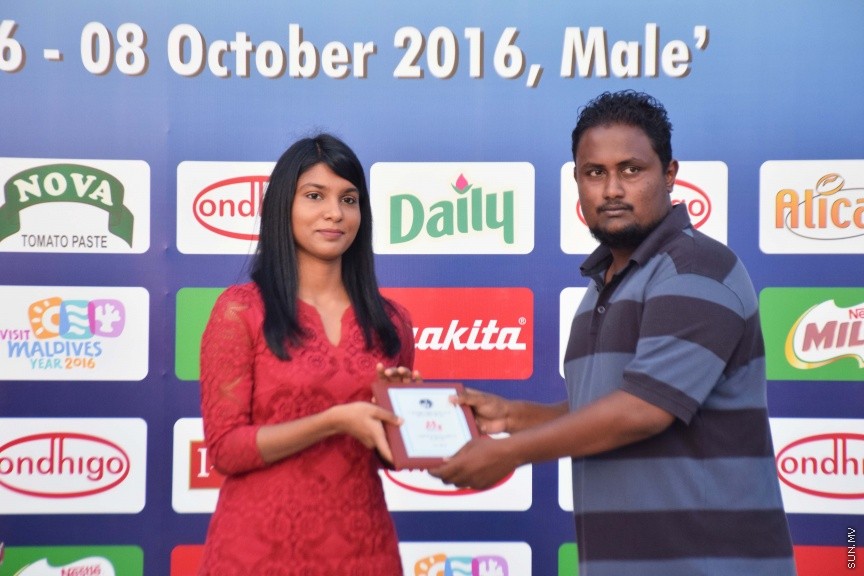 އޮކްޓޯބަރ 8، 2016: ގައުމީ އެތުލެޓިކްސް މުބާރާތުގެ ނިންމުމުގެ ރަސްމިއްޔާތުގެ ތެރެއިން -- ސަން ފޮޓޯ/ ފަޔާޒު މޫސާ