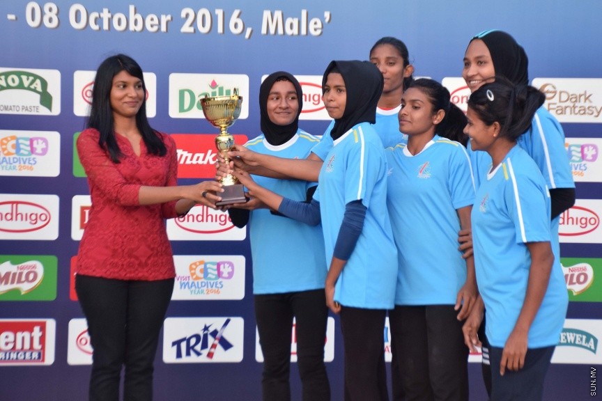 އޮކްޓޯބަރ 8، 2016: ގައުމީ އެތުލެޓިކްސް މުބާރާތުގެ ނިންމުމުގެ ރަސްމިއްޔާތުގެ ތެރެއިން -- ސަން ފޮޓޯ/ ފަޔާޒު މޫސާ