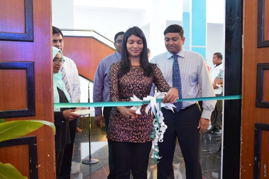 އޮކްޓޯބަރ 10، 2016: ދަނޑުވެރިންގެ ދުވަހާ ގުޅިގެން ދަރުބާރުގޭގައި ކުރިއަށް ދާ  ދަނޑުވެރިކަމުގެ ހާއްސަ މައުރަޒުގެ ތެރެއިން -- ސަން ފޮޓޯ/ ފަޔާޒު މޫސާ