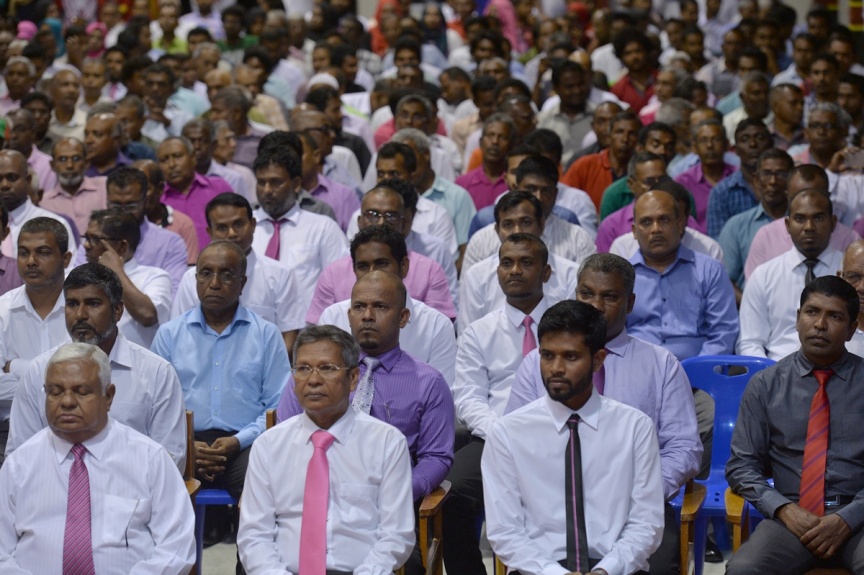އޮކްޓޯބަރ 10، 2016: ފުވައްމުލައް ސިޓީގެ ފަނާއި ނަރުދަމާގެ ނިޒާމްގެ އަމަލީ މަސައްކަތް ފެއްޓެވުމަށް  ފުވައްމުލައް ސިޓީގައި  ބޭއްވި ޖަލްސާގެ ތެރެއިން -- ފޮޓޯ/ ރައީސް އޮފީސް