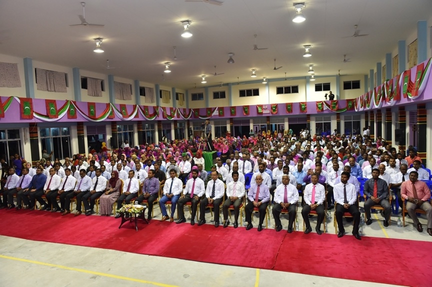 އޮކްޓޯބަރ 10، 2016: ފުވައްމުލައް ސިޓީގެ ފަނާއި ނަރުދަމާގެ ނިޒާމްގެ އަމަލީ މަސައްކަތް ފެއްޓެވުމަށް  ފުވައްމުލައް ސިޓީގައި  ބޭއްވި ޖަލްސާގެ ތެރެއިން -- ފޮޓޯ/ ރައީސް އޮފީސް