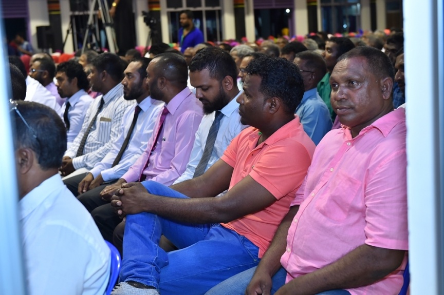 އޮކްޓޯބަރ 10، 2016: ފުވައްމުލައް ސިޓީގެ ފަނާއި ނަރުދަމާގެ ނިޒާމްގެ އަމަލީ މަސައްކަތް ފެއްޓެވުމަށް  ފުވައްމުލައް ސިޓީގައި  ބޭއްވި ޖަލްސާގެ ތެރެއިން -- ފޮޓޯ/ ރައީސް އޮފީސް