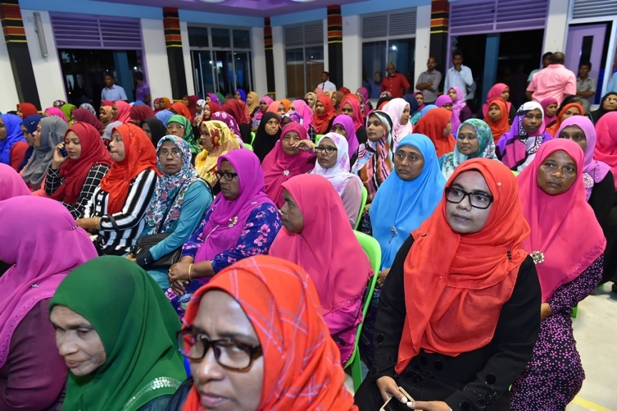 އޮކްޓޯބަރ 10، 2016: ފުވައްމުލައް ސިޓީގެ ފަނާއި ނަރުދަމާގެ ނިޒާމްގެ އަމަލީ މަސައްކަތް ފެއްޓެވުމަށް  ފުވައްމުލައް ސިޓީގައި  ބޭއްވި ޖަލްސާގެ ތެރެއިން -- ފޮޓޯ/ ރައީސް އޮފީސް