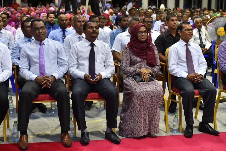 އޮކްޓޯބަރ 10، 2016: ފުވައްމުލައް ސިޓީގެ ފަނާއި ނަރުދަމާގެ ނިޒާމްގެ އަމަލީ މަސައްކަތް ފެއްޓެވުމަށް  ފުވައްމުލައް ސިޓީގައި  ބޭއްވި ޖަލްސާގެ ތެރެއިން -- ފޮޓޯ/ ރައީސް އޮފީސް