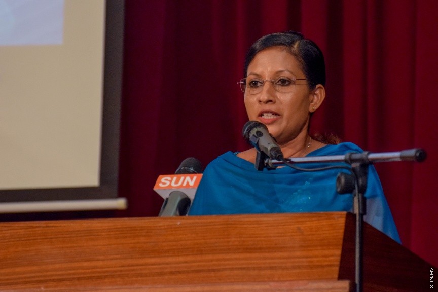 11 އޮކްޓޯބަރ 2016: ސަން ޤުރުއާން މުބާރާތް އަދި މަދަހަ މުބާރާތުގެ ނަތީޖާފާޅުކުރުމަށް މިރޭ އަހްމަދިއްޔާ އިންޓަނޭޝަނަލް ސުކޫލްގައި ބޭއްވި ރަސްމިއްޔާތުގެ ތެރެއިން---ސަން ފޮޓޯ
