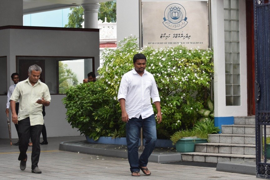 20 އޮކްޓޯބަރ 2016: ޕީޕީއެމް މައްސަލާގެ އިސްތިއުނާފް އަޑުއެހުން	 ނިންމާލުމަށް ފަހު ހައިކޯޓުން ނިކުމެވަޑައި ގަންނަވަނީ---ސަން ފޮޓޯ-- މުހައްމަދު އަފްރާހް