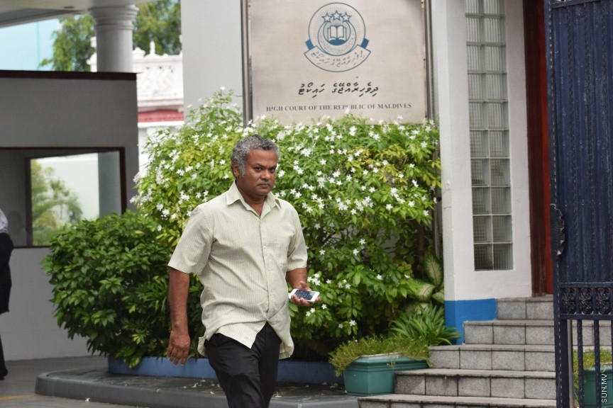 20 އޮކްޓޯބަރ 2016: ޕީޕީއެމް މައްސަލާގެ އިސްތިއުނާފް އަޑުއެހުން	 ނިންމާލުމަށް ފަހު ހައިކޯޓުން ނިކުމެވަޑައި ގަންނަވަނީ---ސަން ފޮޓޯ-- މުހައްމަދު އަފްރާހް