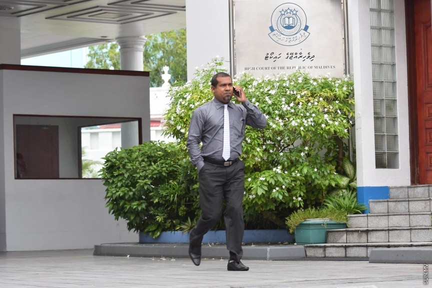 20 އޮކްޓޯބަރ 2016: ޕީޕީއެމް މައްސަލާގެ އިސްތިއުނާފް އަޑުއެހުން	 ނިންމާލުމަށް ފަހު ހައިކޯޓުން ނިކުމެވަޑައި ގަންނަވަނީ---ސަން ފޮޓޯ-- މުހައްމަދު އަފްރާހް