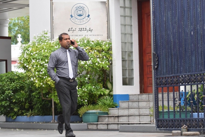 20 އޮކްޓޯބަރ 2016: ޕީޕީއެމް މައްސަލާގެ އިސްތިއުނާފް އަޑުއެހުން	 ނިންމާލުމަށް ފަހު ހައިކޯޓުން ނިކުމެވަޑައި ގަންނަވަނީ---ސަން ފޮޓޯ-- މުހައްމަދު އަފްރާހް