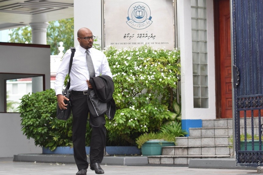 20 އޮކްޓޯބަރ 2016: ޕީޕީއެމް މައްސަލާގެ އިސްތިއުނާފް އަޑުއެހުން	 ނިންމާލުމަށް ފަހު ހައިކޯޓުން ނިކުމެވަޑައި ގަންނަވަނީ---ސަން ފޮޓޯ-- މުހައްމަދު އަފްރާހް