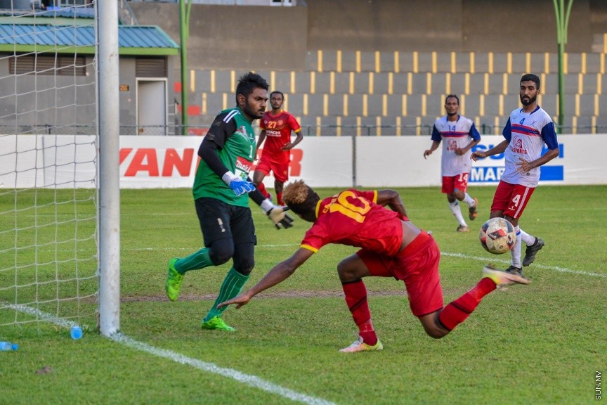 27 އޮކްޓޯބަރ، 2016: 1 ވަނަ ޑިވިޝަނައް ކޮލިފައި ވުމުގެ ގޮތުން ވިކްޓަރީ އާއި ޒެފްރޯލް ބައްދަލު ކުރި މެޗުގެ ތެރެއިން: 0-4ގެ ނަތީޖާ އަކުން  ޒެފްރޯލް ބަލިކޮށް އުރީދޫ ދިވެހި ޕްރިމިއާ ލީގްގައި ދެމިއޮތުމުގެ އުންމީދު ވިކްޓަރީއިން ބޮޑު ކޮށްފި---ސަން ފޮޓޯ/ މުހައްމަދު އަފްރާހް 