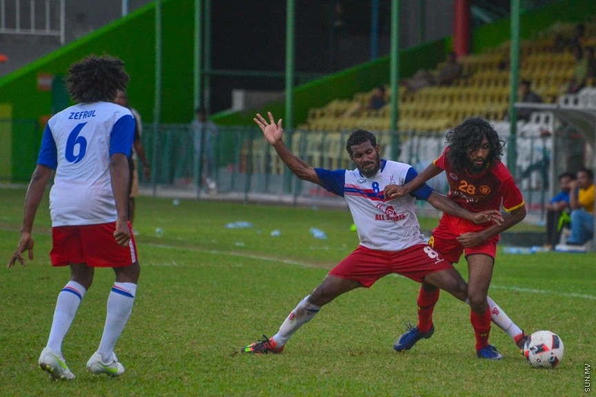 27 އޮކްޓޯބަރ، 2016: 1 ވަނަ ޑިވިޝަނައް ކޮލިފައި ވުމުގެ ގޮތުން ވިކްޓަރީ އާއި ޒެފްރޯލް ބައްދަލު ކުރި މެޗުގެ ތެރެއިން: 0-4ގެ ނަތީޖާ އަކުން  ޒެފްރޯލް ބަލިކޮށް އުރީދޫ ދިވެހި ޕްރިމިއާ ލީގްގައި ދެމިއޮތުމުގެ އުންމީދު ވިކްޓަރީއިން ބޮޑު ކޮށްފި---ސަން ފޮޓޯ/ މުހައްމަދު އަފްރާހް 