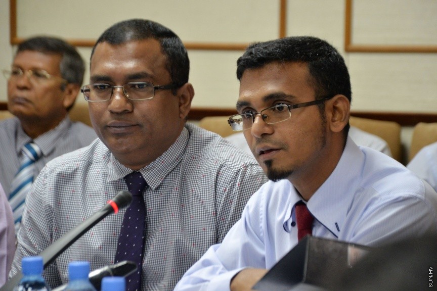 ނޮވެމްބަރ 10، 2016: އަންނަ އަހަރަށް ލަފާކުރާ ބަޖެޓު ދިރާސާކުރުމުގެ މަސައްކަތް ކުރާ ބަޖެޓު ކޮމިޓީގެ ބައްދަލުވުމުގެ ތެރެއިން: މިއަދު ވަނީ ދައުލަތުގެ ހަތަރު ވުޒާރާއެއްގެ މިނިސްޓަރުން ކޮމެޓީއަށް ހާޒުކޮށްފައި -- ސަން ފޮޓޯ/ ފަޔާޒު މޫސާ