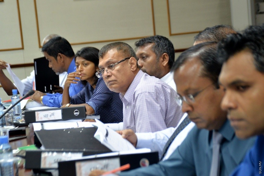 ނޮވެމްބަރ 10، 2016: އަންނަ އަހަރަށް ލަފާކުރާ ބަޖެޓު ދިރާސާކުރުމުގެ މަސައްކަތް ކުރާ ބަޖެޓު ކޮމިޓީގެ ބައްދަލުވުމުގެ ތެރެއިން: މިއަދު ވަނީ ދައުލަތުގެ ހަތަރު ވުޒާރާއެއްގެ މިނިސްޓަރުން ކޮމެޓީއަށް ހާޒުކޮށްފައި -- ސަން ފޮޓޯ/ ފަޔާޒު މޫސާ