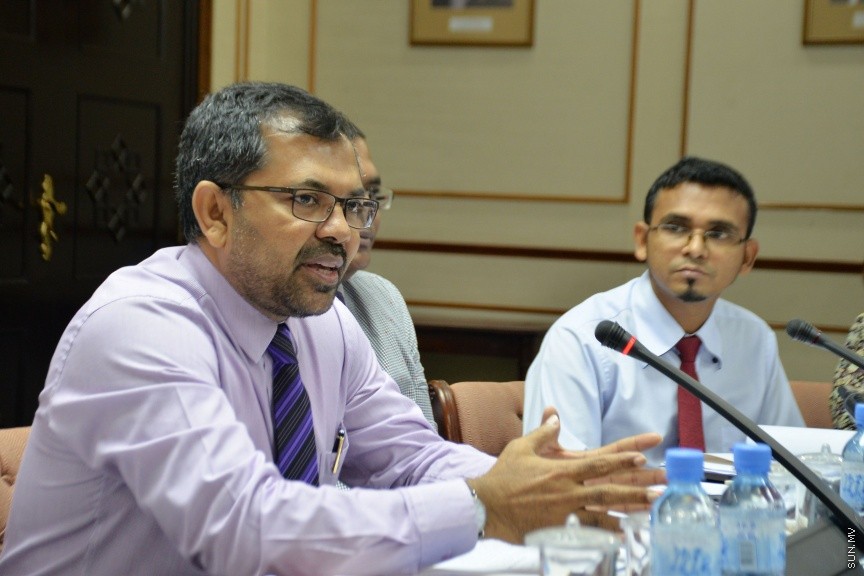 ނޮވެމްބަރ 10، 2016: އަންނަ އަހަރަށް ލަފާކުރާ ބަޖެޓު ދިރާސާކުރުމުގެ މަސައްކަތް ކުރާ ބަޖެޓު ކޮމިޓީގެ ބައްދަލުވުމުގެ ތެރެއިން: މިއަދު ވަނީ ދައުލަތުގެ ހަތަރު ވުޒާރާއެއްގެ މިނިސްޓަރުން ކޮމެޓީއަށް ހާޒުކޮށްފައި -- ސަން ފޮޓޯ/ ފަޔާޒު މޫސާ
