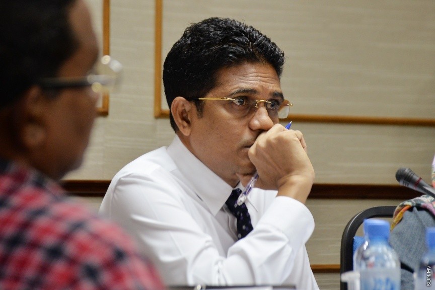 ނޮވެމްބަރ 10، 2016: އަންނަ އަހަރަށް ލަފާކުރާ ބަޖެޓު ދިރާސާކުރުމުގެ މަސައްކަތް ކުރާ ބަޖެޓު ކޮމިޓީގެ ބައްދަލުވުމުގެ ތެރެއިން: މިއަދު ވަނީ ދައުލަތުގެ ހަތަރު ވުޒާރާއެއްގެ މިނިސްޓަރުން ކޮމެޓީއަށް ހާޒުކޮށްފައި -- ސަން ފޮޓޯ/ ފަޔާޒު މޫސާ