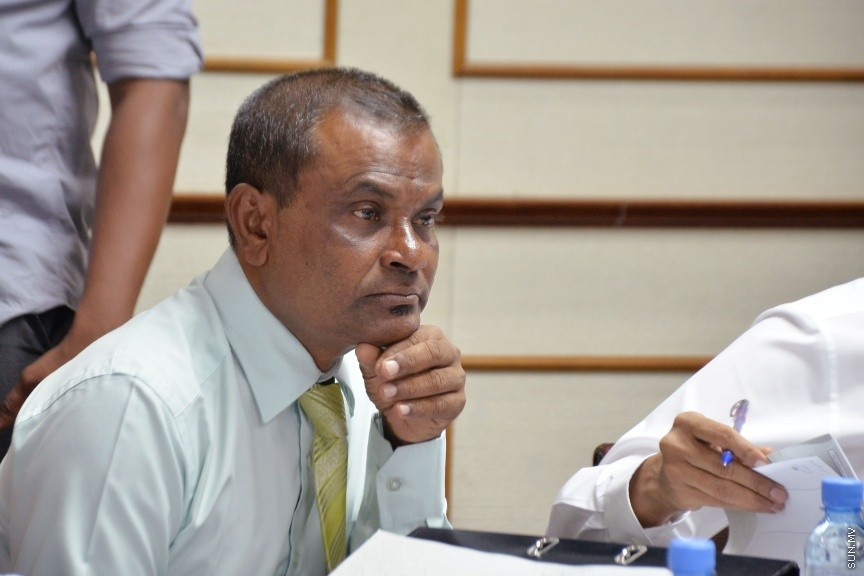 ނޮވެމްބަރ 10، 2016: އަންނަ އަހަރަށް ލަފާކުރާ ބަޖެޓު ދިރާސާކުރުމުގެ މަސައްކަތް ކުރާ ބަޖެޓު ކޮމިޓީގެ ބައްދަލުވުމުގެ ތެރެއިން: މިއަދު ވަނީ ދައުލަތުގެ ހަތަރު ވުޒާރާއެއްގެ މިނިސްޓަރުން ކޮމެޓީއަށް ހާޒުކޮށްފައި -- ސަން ފޮޓޯ/ ފަޔާޒު މޫސާ