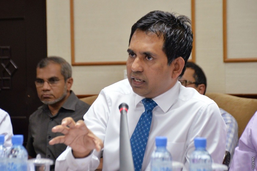 ނޮވެމްބަރ 10، 2016: އަންނަ އަހަރަށް ލަފާކުރާ ބަޖެޓު ދިރާސާކުރުމުގެ މަސައްކަތް ކުރާ ބަޖެޓު ކޮމިޓީގެ ބައްދަލުވުމުގެ ތެރެއިން: މިއަދު ވަނީ ދައުލަތުގެ ހަތަރު ވުޒާރާއެއްގެ މިނިސްޓަރުން ކޮމެޓީއަށް ހާޒުކޮށްފައި -- ސަން ފޮޓޯ/ ފަޔާޒު މޫސާ