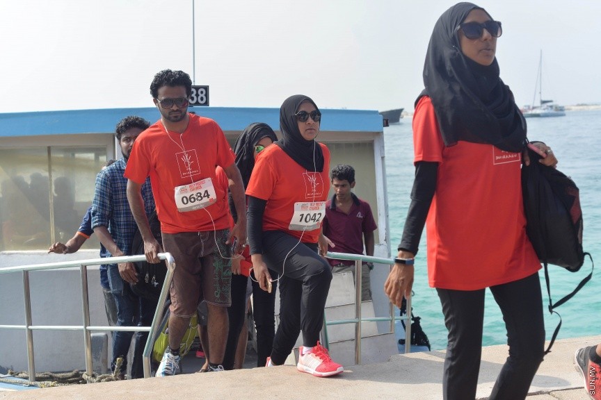 11 ނޮވެމްބަރ 2016: ދިރާގު މޯލްޑިވްސް ރޯޑް ރޭސް 2016: 2007 ވަނަ އަހަރުން ފެށިގެން ބާއްވަމުން އަންނަ ދިރާގު މޯލްޑިވްސް ރޯޑް ރޭސް މިއަހަރު ހުޅުމާލޭގައި ބާއްވާފައި ވަނީ 3000 ބައިވެރިންނާއެކު -- ސަން ފޮޓޯ: ފަޔާޒް މޫސާ