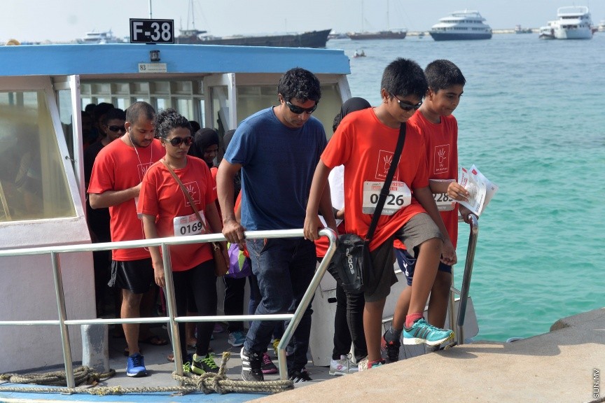 11 ނޮވެމްބަރ 2016: ދިރާގު މޯލްޑިވްސް ރޯޑް ރޭސް 2016: 2007 ވަނަ އަހަރުން ފެށިގެން ބާއްވަމުން އަންނަ ދިރާގު މޯލްޑިވްސް ރޯޑް ރޭސް މިއަހަރު ހުޅުމާލޭގައި ބާއްވާފައި ވަނީ 3000 ބައިވެރިންނާއެކު -- ސަން ފޮޓޯ: ފަޔާޒް މޫސާ