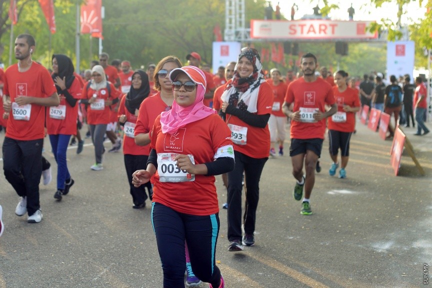 11 ނޮވެމްބަރ 2016: ދިރާގު މޯލްޑިވްސް ރޯޑް ރޭސް 2016: 2007 ވަނަ އަހަރުން ފެށިގެން ބާއްވަމުން އަންނަ ދިރާގު މޯލްޑިވްސް ރޯޑް ރޭސް މިއަހަރު ހުޅުމާލޭގައި ބާއްވާފައި ވަނީ 3000 ބައިވެރިންނާއެކު -- ސަން ފޮޓޯ: ފަޔާޒް މޫސާ