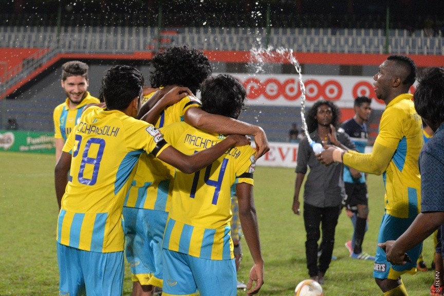 ނޮވެމްބަރ 11، 2016: އެފްއޭ ކަޕްގެ ފައިނަލް މެޗުގެ ތެރެއިން:  3-1 ލަނޑުގެ ނަތީޖާއަކުން ޓީސީ ބަލިކޮށް، އެފްއޭ ކަޕްގެ ޗެމްޕިއަންކަން ވެލެންސިއާއިން ހޯދައި އަންނަ އަހަރުގެ އޭއެފްސީ ކަޕްގެ ޖާގައެއް ކަށަވަރު ވަނީ ކޮއްފަ -- ސަން ފޮޓޯ/ ފަޔާޒު މޫސާ