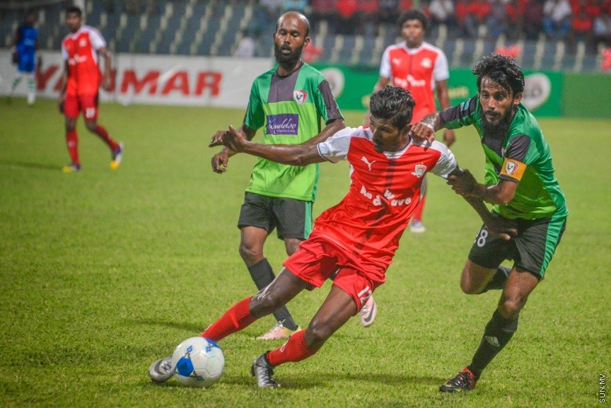 12 ނޮވެމްބަރ 2016: މިނިވަން ޗެމްޕިއަންޝިޕް ފުޓްބޯޅަ މުބާރާތުގެ ފައިނަލް މެޗުގެ ތެރެއިން: ގައުމީ ފުޓްބޯޅަ ދަނޑުގައި މިރޭ ތ. ތިމަރަފުއްޓާއި  ބ. އޭދަފުށި ބައްދަލުކުރި އެ މުޗު 1-0 ގެ ނަތީޖާއަކުން ކާމިޔާބު ކޮށް އޭދަފުށި ވަނީ މުބާރާތުގެ ޗެމްޕިއަންކަން ހޯދާފަ---ސަން ފޮޓޯ: އަފްރާހް
