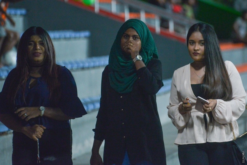 12 ނޮވެމްބަރ 2016: މިނިވަން ޗެމްޕިއަންޝިޕް ފުޓްބޯޅަ މުބާރާތުގެ ފައިނަލް މެޗު: ގައުމީ ފުޓްބޯޅަ ދަނޑުގައި މިރޭ ތ. ތިމަރަފުއްޓާއި  ބ. އޭދަފުށި ބައްދަލުކުރި އެ މުޗު 1-0 ގެ ނަތީޖާއަކުން ކާމިޔާބު ކޮށް އޭދަފުށި ވަނީ މުބާރާތުގެ ޗެމްޕިއަންކަން ހޯދާފަ---ސަން ފޮޓޯ: އަފްރާހް