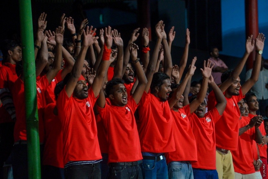 12 ނޮވެމްބަރ 2016: މިނިވަން ޗެމްޕިއަންޝިޕް ފުޓްބޯޅަ މުބާރާތުގެ ފައިނަލް މެޗުގެ ތެރެއިން: ގައުމީ ފުޓްބޯޅަ ދަނޑުގައި މިރޭ ތ. ތިމަރަފުއްޓާއި  ބ. އޭދަފުށި ބައްދަލުކުރި އެ މުޗު 1-0 ގެ ނަތީޖާއަކުން ކާމިޔާބު ކޮށް އޭދަފުށި ވަނީ މުބާރާތުގެ ޗެމްޕިއަންކަން ހޯދާފަ---ސަން ފޮޓޯ: އަފްރާހް