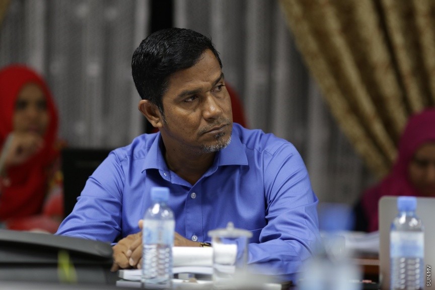 ނޮވެމްބަރ 13، 2016: އަންނަ އަހަރަށް ލަފާކުރާ ދައުލަތުގެ ބަޖެޓު ދިރާސާކުރާ ކޮމިޓީއަށް  މަރުކަޒީ ބޭންކްގެ ގަވަރުނަރާއި އޮޑިޓަރ ޖެނެރަލް ހާޒިރުކުރުން -- ސަން ފޮޓޯ/ ފަޔާޒު މޫސާ