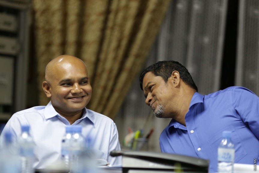 ނޮވެމްބަރ 13، 2016: އަންނަ އަހަރަށް ލަފާކުރާ ދައުލަތުގެ ބަޖެޓު ދިރާސާކުރާ ކޮމިޓީއަށް  މަރުކަޒީ ބޭންކްގެ ގަވަރުނަރާއި އޮޑިޓަރ ޖެނެރަލް ހާޒިރުކުރުން -- ސަން ފޮޓޯ/ ފަޔާޒު މޫސާ
