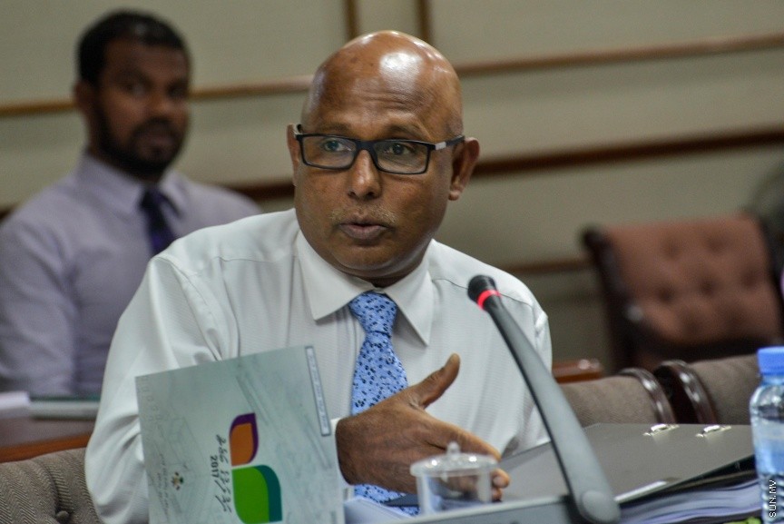 17 ނޮވެމްބަރު 2016: އަންނަ އަހަރަށް ލަފާކުރާ ބަޖެޓް ދިރާސާ ކުރާ ކޮމެޓީގެ މިއަހަރުގެ އެންމެ ފަހު ބައްދަލުވުމުގެ ތެރެއިން: 2017 ވަނަ އަހަރުގެ ބަޖެޓް ދިރާސާކުރުމަށް ނުވަ ބައްދަލުވުމެއް ބާއްވައި، ދިވެހި ތާރީހުގައި މިހާތަނަށް ފާސްކުރި އެންމެ ބޮޑު ބަޖެޓް، 26.7 ބިލިއަން ރުފިޔާގެ ދައުލަތުގެ ބަޖެޓް ފާސްކުރީ ކޮމެޓީގެ އަގުލަބިއްޔަތުން--- ސަން ފޮޓޯ/ މުހައްމަދު އަފްރާހް
