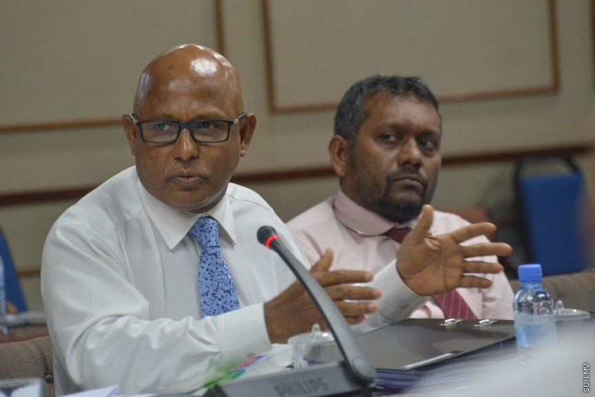 17 ނޮވެމްބަރު 2016: އަންނަ އަހަރަށް ލަފާކުރާ ބަޖެޓް ދިރާސާ ކުރާ ކޮމެޓީގެ މިއަހަރުގެ އެންމެ ފަހު ބައްދަލުވުމުގެ ތެރެއިން: 2017 ވަނަ އަހަރުގެ ބަޖެޓް ދިރާސާކުރުމަށް ނުވަ ބައްދަލުވުމެއް ބާއްވައި، ދިވެހި ތާރީހުގައި މިހާތަނަށް ފާސްކުރި އެންމެ ބޮޑު ބަޖެޓް، 26.7 ބިލިއަން ރުފިޔާގެ ދައުލަތުގެ ބަޖެޓް ފާސްކުރީ ކޮމެޓީގެ އަގުލަބިއްޔަތުން--- ސަން ފޮޓޯ/ މުހައްމަދު އަފްރާހް
