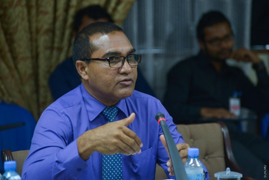 17 ނޮވެމްބަރު 2016: އަންނަ އަހަރަށް ލަފާކުރާ ބަޖެޓް ދިރާސާ ކުރާ ކޮމެޓީގެ މިއަހަރުގެ އެންމެ ފަހު ބައްދަލުވުމުގެ ތެރެއިން: 2017 ވަނަ އަހަރުގެ ބަޖެޓް ދިރާސާކުރުމަށް ނުވަ ބައްދަލުވުމެއް ބާއްވައި، ދިވެހި ތާރީހުގައި މިހާތަނަށް ފާސްކުރި އެންމެ ބޮޑު ބަޖެޓް، 26.7 ބިލިއަން ރުފިޔާގެ ދައުލަތުގެ ބަޖެޓް ފާސްކުރީ ކޮމެޓީގެ އަގުލަބިއްޔަތުން--- ސަން ފޮޓޯ/ މުހައްމަދު އަފްރާހް
