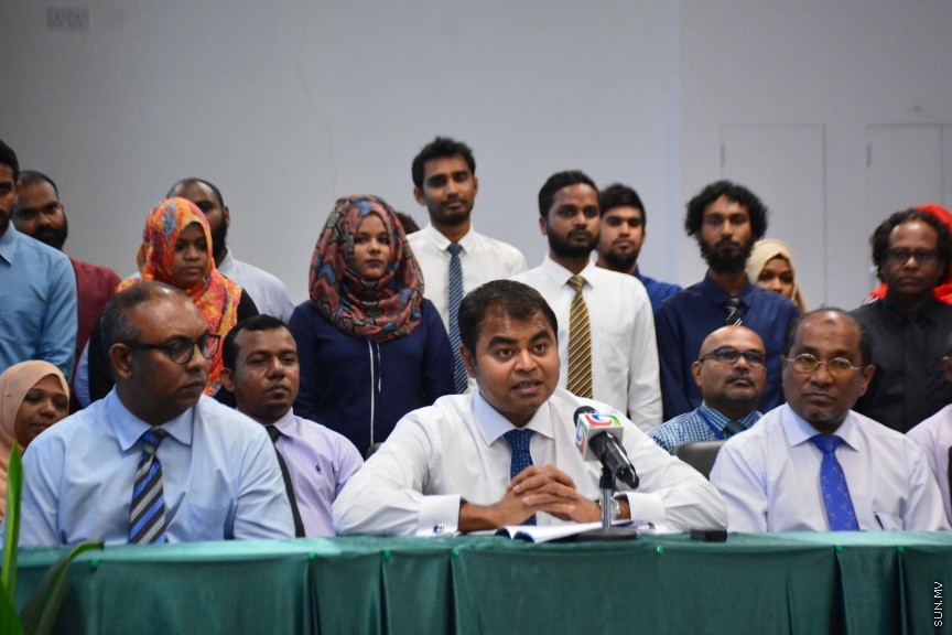 ނޮވެމްބަރ 21، 2016: މެޓް އޮފީހުން ހޯދާފައިވާ ކާމިޔާބީތައް ނޫސްވެރިންނާ ހިއްސާކުރުމާއި މެޓް އޮފީހުގެ މަސައްކަތްތައް ދައްކާލުމަށް ބޭއްވި ރަސްމިއްޔާތުގެ ތެރެއިން---ސަން ފޮޓޯ// ފަޔާޒު މޫސާ